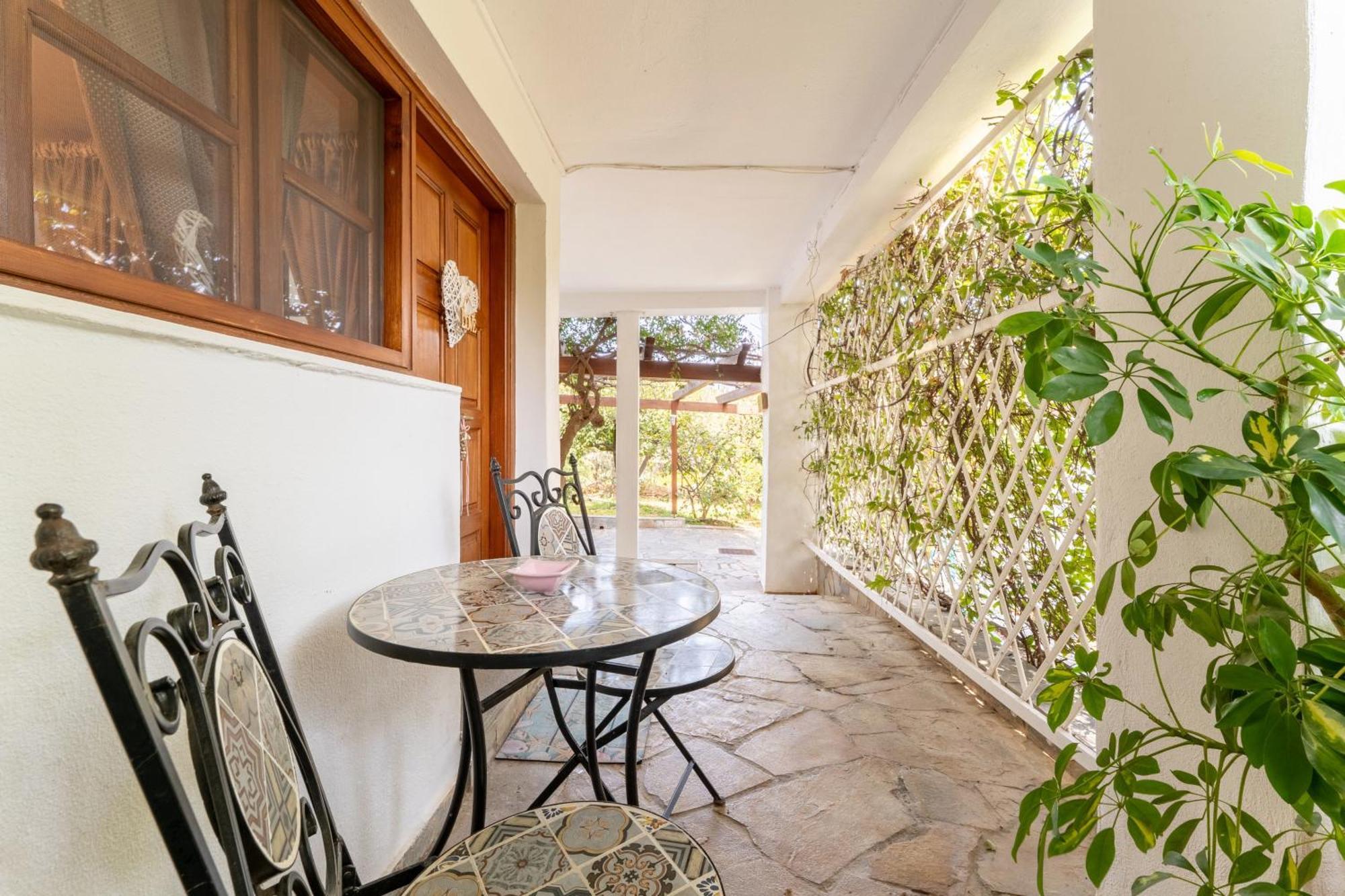 Villa The House Of Gratitude - Poolside Retreat Loutra Oraias Elenis Exterior foto